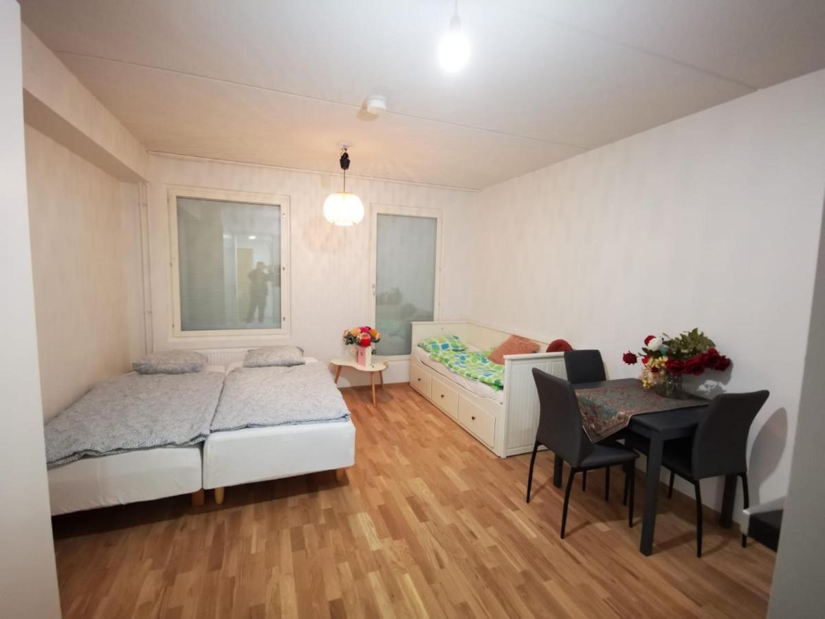 Апартаменты Ruby Studio 5Min To Vantaa Airport And 20Min To Helsinki Center Экстерьер фото